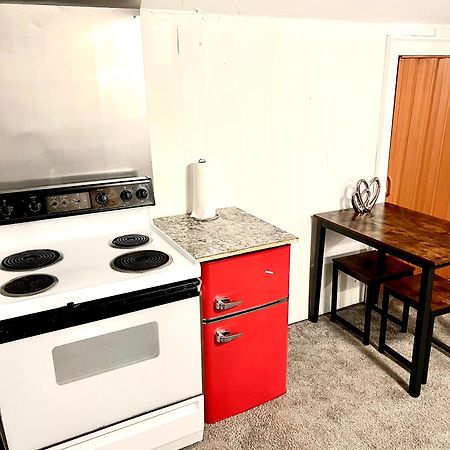 Two Bedroom Villa Studio With Fireplace & Living Room Detroit Ngoại thất bức ảnh